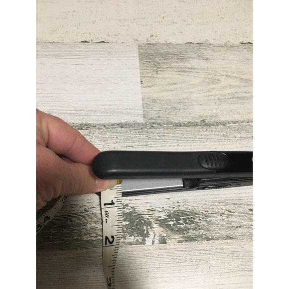 Conair mini 6” electric hair flat iron - Picture 5 of 5